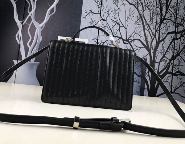 2019 women striped design genuine leather handbag tote bag purse artsy style fashion metis chain flap crossbody handbags 08865
2019 women striped design genuine leather handbag tote bag purse artsy style fashion metis chain flap crossbody handbags 08865