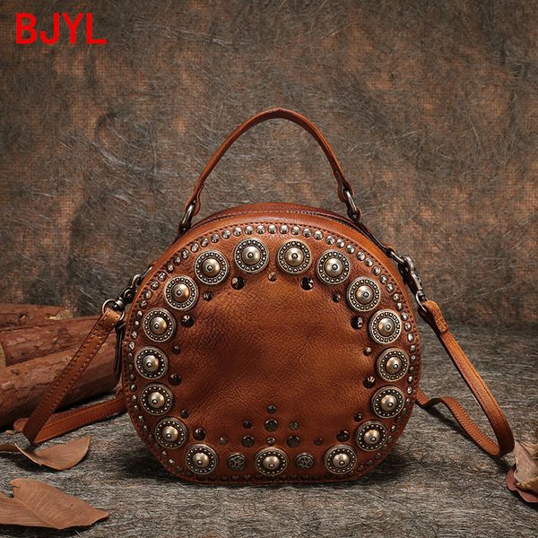 2020 new original design retro leather handbag women handmade rivet round tote bag genuine leather small shoulder crossbody bags
2020 new original design retro leather handbag women handmade rivet round tote bag genuine leather small shoulder crossbody bags