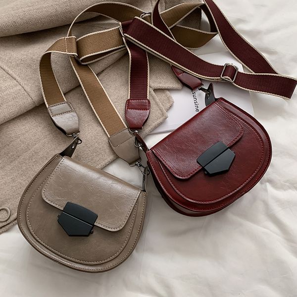 textured retro messenger bag female 2020 winter new luxury designer fashion wide shoulder strap saddle bag wild shoulder
textured retro messenger bag female 2020 winter new luxury designer fashion wide shoulder strap saddle bag wild shoulder