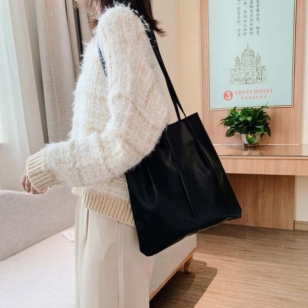 женщины твердые pu плеча сумки хозяйственная сумка tote пакет crossbody сумки сумочки повседневная сумка для женщин torebka damska учиться в
женщины твердые pu плеча сумки хозяйственная сумка tote пакет crossbody сумки сумочки повседневная сумка для женщин torebka damska учиться в