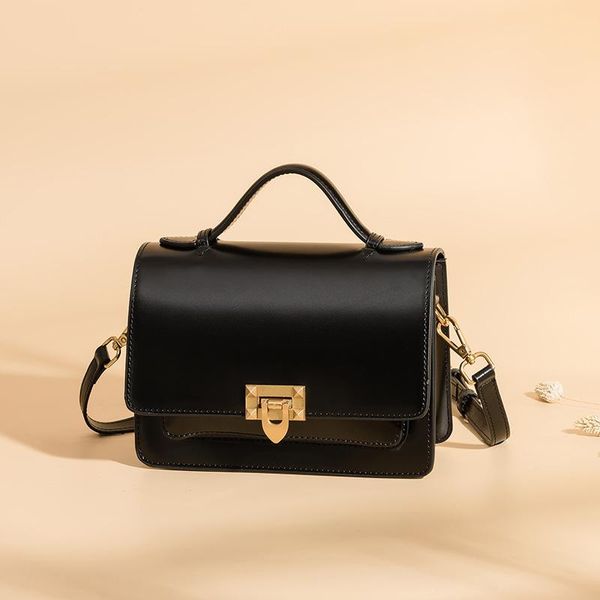 дизайнер-новая женская сумка messenger сумка женская кожаная ретро маленькая квадратная сумка сумка повседневная мода дикий прилив 3053
дизайнер-новая женская сумка messenger сумка женская кожаная ретро маленькая квадратная сумка сумка повседневная мода дикий прилив 3053