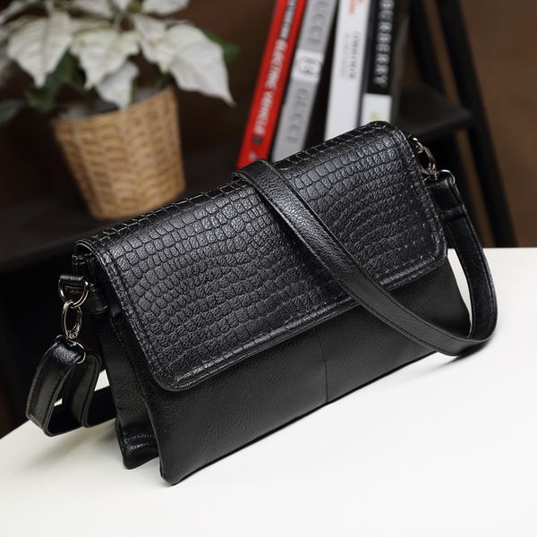 new women envelope clutch simple dot handbag black pu leather casual bag large capacity shoulder briefcase bag
new women envelope clutch simple dot handbag black pu leather casual bag large capacity shoulder briefcase bag