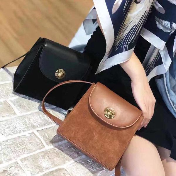 charm2019 сумка женская лаконичная рогожка маленькая квадратная стелька перекинутая с огнем одно плечо натуральная кожа пакет
charm2019 сумка женская лаконичная рогожка маленькая квадратная стелька перекинутая с огнем одно плечо натуральная кожа пакет