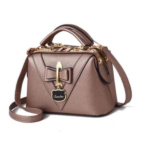 new handbag europe and america shoulder bag korean fresh fashion shoulder messenger steel clip pouch
new handbag europe and america shoulder bag korean fresh fashion shoulder messenger steel clip pouch
