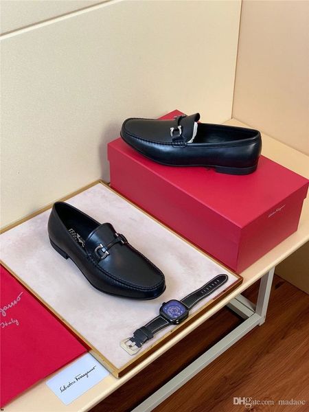 a8 new arrived red bottom spikes dress shoes decorative pattern flat genuine leather oxford shoes men walking wedding party loafers sneake
a8 new arrived red bottom spikes dress shoes decorative pattern flat genuine leather oxford shoes men walking wedding party loafers sneake