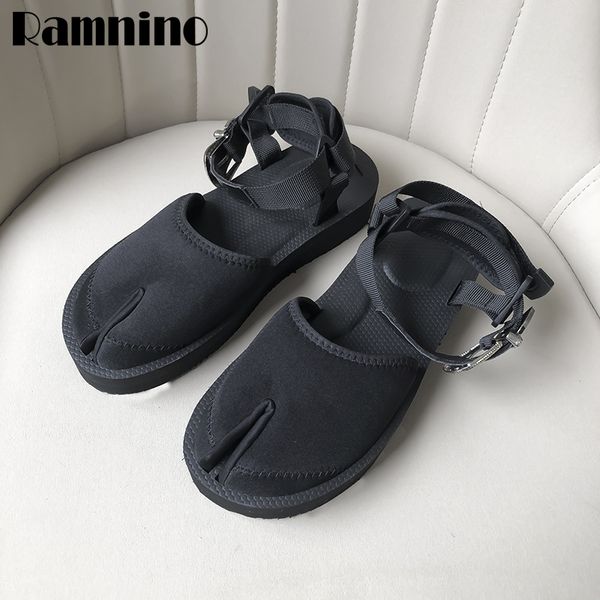 ramnino split-toe shoes female japan ninja new pin buckle horseshoe shoes harajuku flat women sandals, Black 
ramnino split-toe shoes female japan ninja new pin buckle horseshoe shoes harajuku flat women sandals, Black
