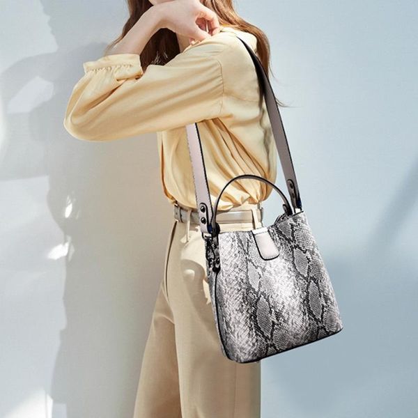2020 snakeskin leather women bag purse large capacity handbag crossbody bags for women bolsa feminina
2020 snakeskin leather women bag purse large capacity handbag crossbody bags for women bolsa feminina