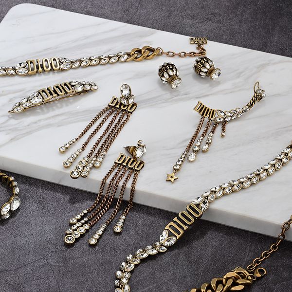 new fashion bracelet metal letters necklace for ladies collection luxury design locking chain jewelry accessories vip gift, Golden;silver
new fashion bracelet metal letters necklace for ladies collection luxury design locking chain jewelry accessories vip gift, Golden;silver