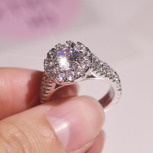 flash-encrusted 925 silver color diamond ring for women round anillos bizuteria engagement z gemstone s925 jewelry rings
flash-encrusted 925 silver color diamond ring for women round anillos bizuteria engagement z gemstone s925 jewelry rings