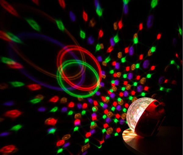 New mini wirele bluetooth peaker ball tage light di co lamp magic led light upport tf card fm radio for all phone
New mini wirele bluetooth peaker ball tage light di co lamp magic led light upport tf card fm radio for all phone