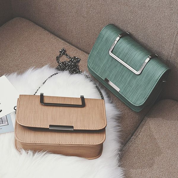 summer fashion 2019 casual women's new fabric iron handle portable small square bag retro fashion handbag shopping bag
summer fashion 2019 casual women's new fabric iron handle portable small square bag retro fashion handbag shopping bag