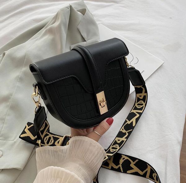 ins saddle bag designer women shoulder bags wide shoulder straps crossbody fashion sister travel bag
ins saddle bag designer women shoulder bags wide shoulder straps crossbody fashion sister travel bag