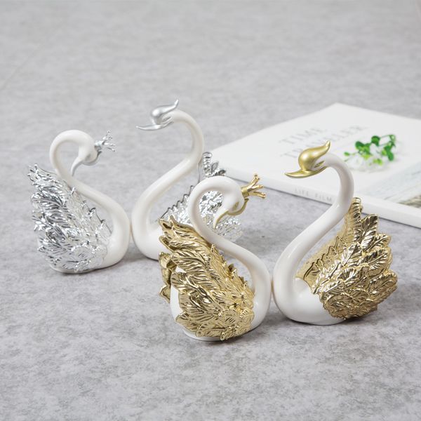 wedding valentine's day cake decoration plastic crown gold silver swan flamingo decoration birthday party dress up supplies
wedding valentine's day cake decoration plastic crown gold silver swan flamingo decoration birthday party dress up supplies