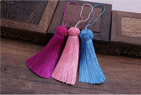 wholesale polyester tassel tassel all kinds of handicrafts such as curtains with small fat tassel hang shun wrinkle resistance, Blue;slivery
wholesale polyester tassel tassel all kinds of handicrafts such as curtains with small fat tassel hang shun wrinkle resistance, Blue;slivery