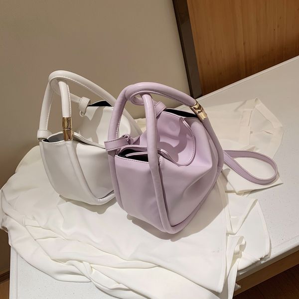 pu leather large capacity shoulder bag 2020 summer new fashion women's shoulder messenger bag
pu leather large capacity shoulder bag 2020 summer new fashion women's shoulder messenger bag