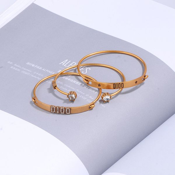 luxury designer jewelry women bracelets retro three-piece suit cuff braceltes high-end letter diamond charm bracelet for men fashion jewelry, White
luxury designer jewelry women bracelets retro three-piece suit cuff braceltes high-end letter diamond charm bracelet for men fashion jewelry, White