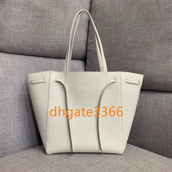 new designer fashion ladies handbag messenger bag original hardware original italian imported grain calf production process 189023
new designer fashion ladies handbag messenger bag original hardware original italian imported grain calf production process 189023