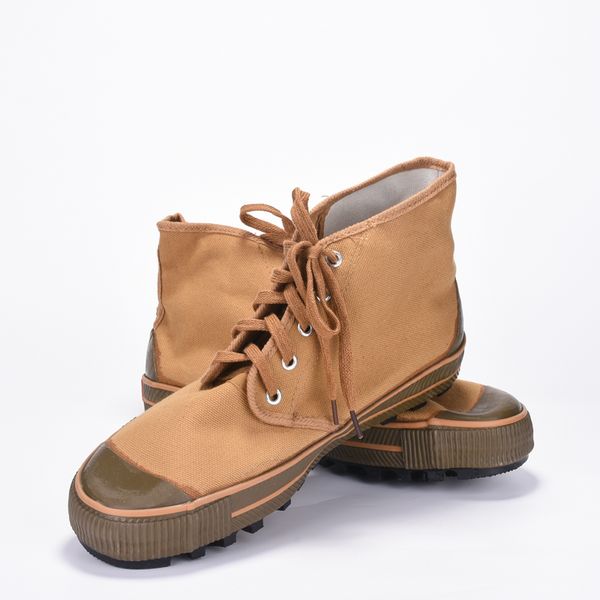 site laborers anti-slip work canvas shoes men high sneakers military outdoor training sneakers climbing sports shoes for male, Black
site laborers anti-slip work canvas shoes men high sneakers military outdoor training sneakers climbing sports shoes for male, Black
