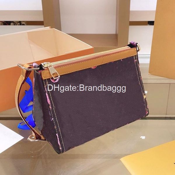 2020 2020 women purse desinger bag wallets triangle bags genuine leather old flower letter card coin purse zipper messenger bag
2020 2020 women purse desinger bag wallets triangle bags genuine leather old flower letter card coin purse zipper messenger bag
