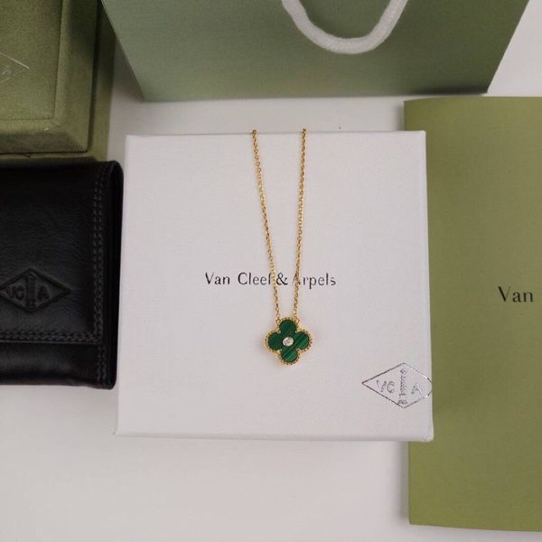 Colares com Pingente dh__shopping03 
Colares com Pingente dh__shopping03