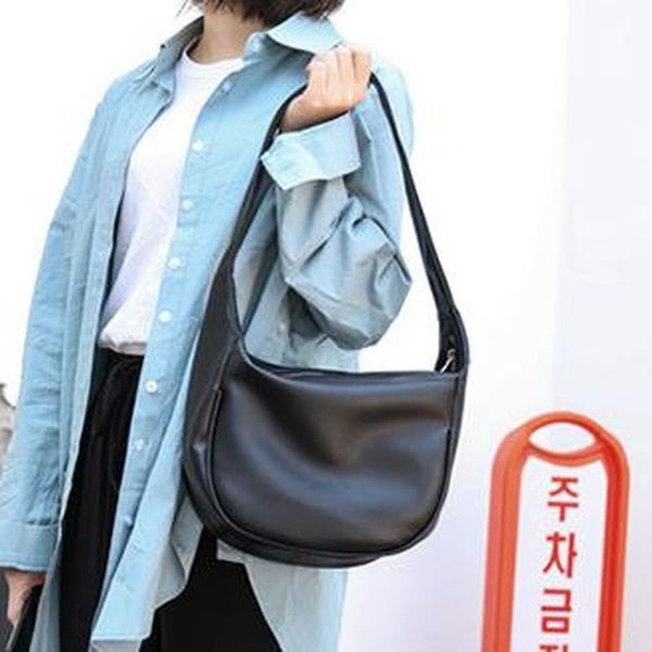 2020 new fashion solid color western semicircular armpit bag retro large capacity female bag simple shoulder
2020 new fashion solid color western semicircular armpit bag retro large capacity female bag simple shoulder