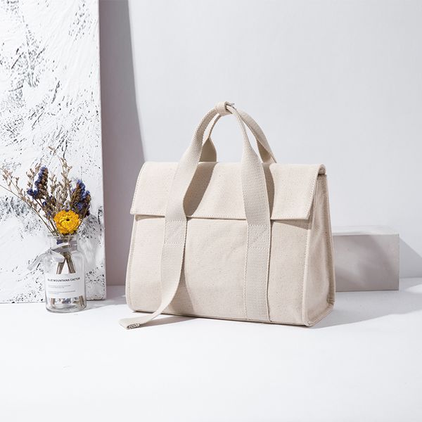 2020 new simple one-shoulder temperament cross-body bag foreign style wild canvas portable large capacity female bag
2020 new simple one-shoulder temperament cross-body bag foreign style wild canvas portable large capacity female bag
