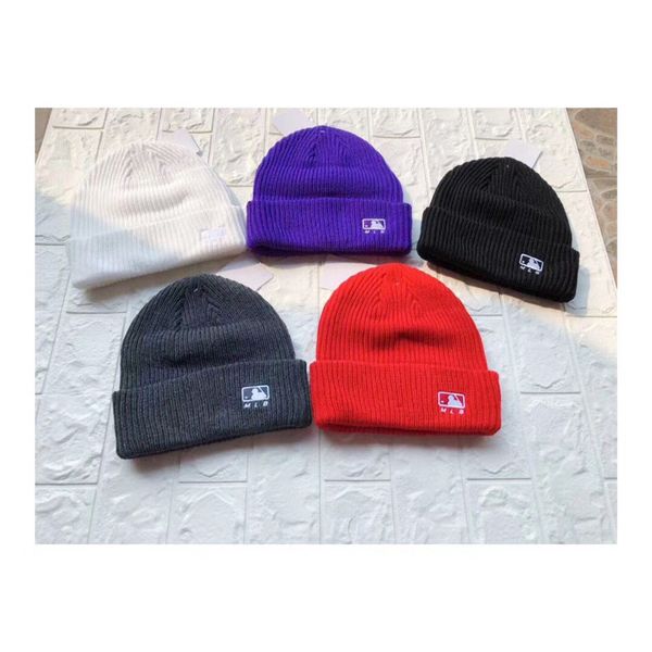 new winter caps france jacket brands men fashion knitted hat classical sport skull caps female casual outdoor man women goose beanies, Blue;gray
new winter caps france jacket brands men fashion knitted hat classical sport skull caps female casual outdoor man women goose beanies, Blue;gray