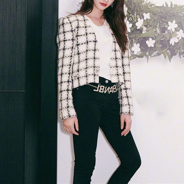 ladies plaid crop tweed jacket 2019 fall v-neck single button short tweed coat female autumn elegant outwear lux streetwear, Black;brown
ladies plaid crop tweed jacket 2019 fall v-neck single button short tweed coat female autumn elegant outwear lux streetwear, Black;brown