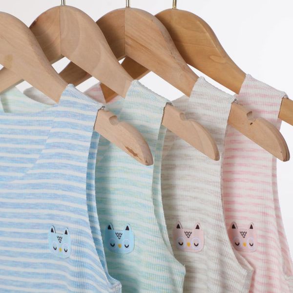 2020 children's vest colored yarn traceless high elastic vest male and female baby modal random cutting, Blue
2020 children's vest colored yarn traceless high elastic vest male and female baby modal random cutting, Blue
