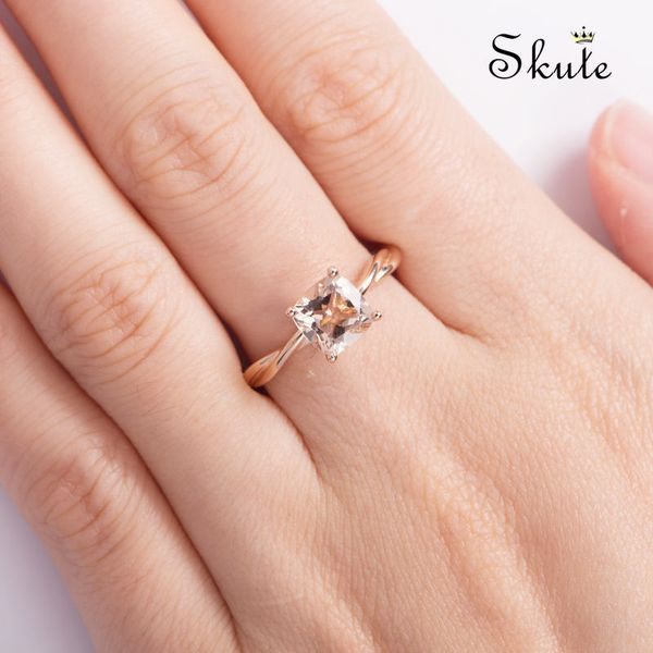 skute fashion square прозрачный кубический цирконий обручальные кольца для женщин розовое золото цвет твист кольца свадебные украшения anill, Slivery;golden
skute fashion square прозрачный кубический цирконий обручальные кольца для женщин розовое золото цвет твист кольца свадебные украшения anill, Slivery;golden
