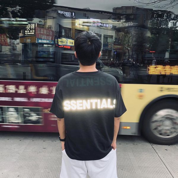 essentials fog double line 3m reflective letter print short sleeve high street fashion brand t-shirt fear of god, Red
essentials fog double line 3m reflective letter print short sleeve high street fashion brand t-shirt fear of god, Red