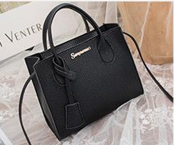 2020 new arrival designer portable female bag foreign luxury small square bag shoulder slung tide fashion wild
2020 new arrival designer portable female bag foreign luxury small square bag shoulder slung tide fashion wild