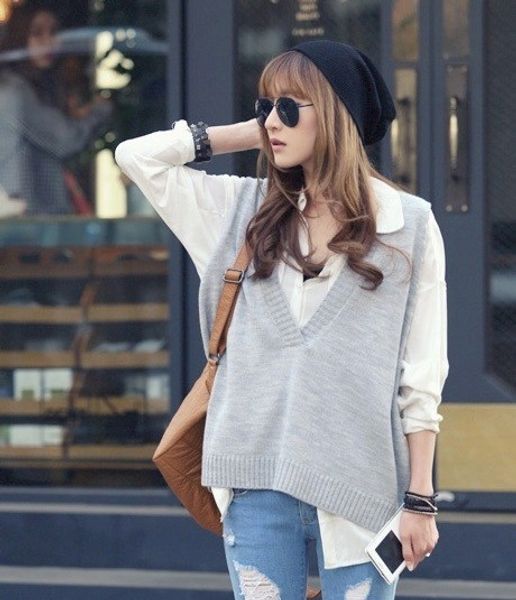 women casual street sweater vest sleeveless loose sweater v neck pullover female fashion jumper, White;black
women casual street sweater vest sleeveless loose sweater v neck pullover female fashion jumper, White;black