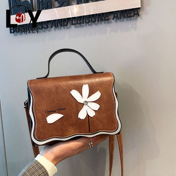 floral clamshell wavy edges purses and handbags retro pu leather clutch crossbody bags for women fashion shopping shoulder bags
floral clamshell wavy edges purses and handbags retro pu leather clutch crossbody bags for women fashion shopping shoulder bags