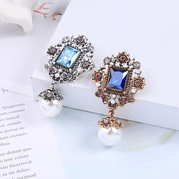 new arrival bohemia vintage gold/silver color blue glass flower brooch for women handmade date gift jewelry accessory, Gray
new arrival bohemia vintage gold/silver color blue glass flower brooch for women handmade date gift jewelry accessory, Gray