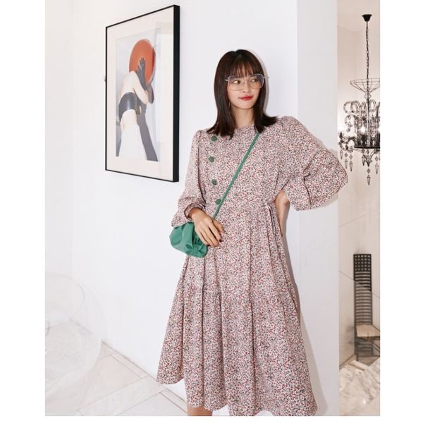 design side green covered buttons long sleeve a-line loose wide hem chiffon floral dress 2020, Black;gray
design side green covered buttons long sleeve a-line loose wide hem chiffon floral dress 2020, Black;gray