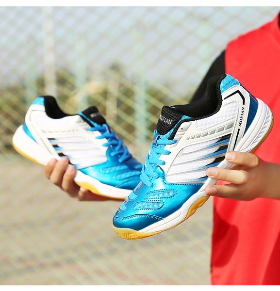 outdoor brand non-slip training sneakers for men breathable sports reflective lace-up rubber shoes, Black
outdoor brand non-slip training sneakers for men breathable sports reflective lace-up rubber shoes, Black