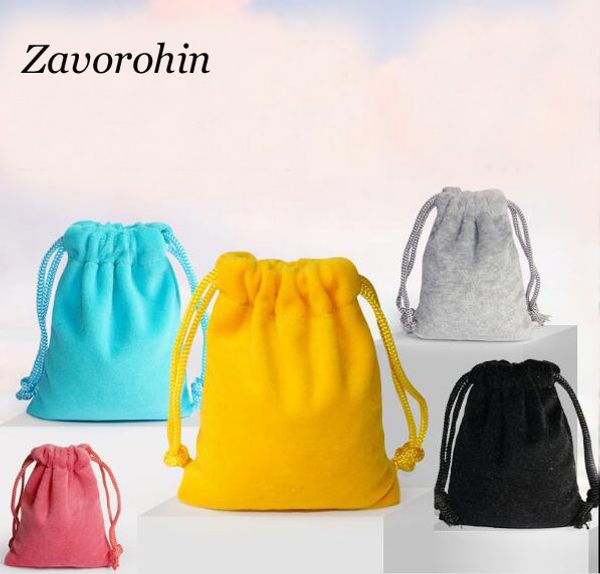 20pcs/lot 20x23 cm, 25x31 cm colorful very soft polyester velvet drawstring gift packaging bags pouches for christmas new year, Pink;blue
20pcs/lot 20x23 cm, 25x31 cm colorful very soft polyester velvet drawstring gift packaging bags pouches for christmas new year, Pink;blue