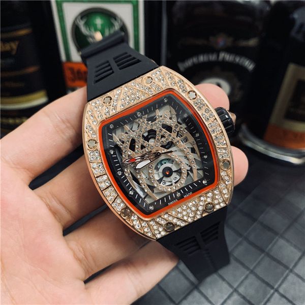 

wholesale fashion mens luxury watch diamond watch iced out shinning designer watches quartz movement rubber strap men sport wristwatch clock, Slivery;brown