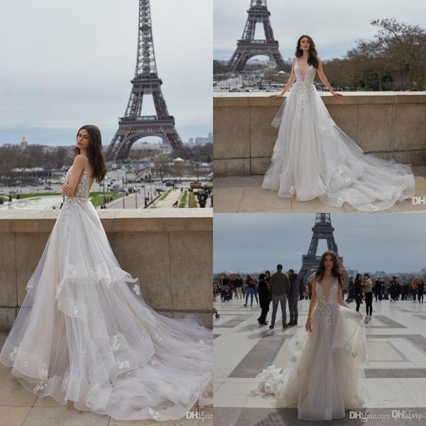джули vino 2019 свадебные платья линия v neck backless аппликация кружева тюль складки поезд стреловидности braidal мантий плюс размер robe, White
джули vino 2019 свадебные платья линия v neck backless аппликация кружева тюль складки поезд стреловидности braidal мантий плюс размер robe, White