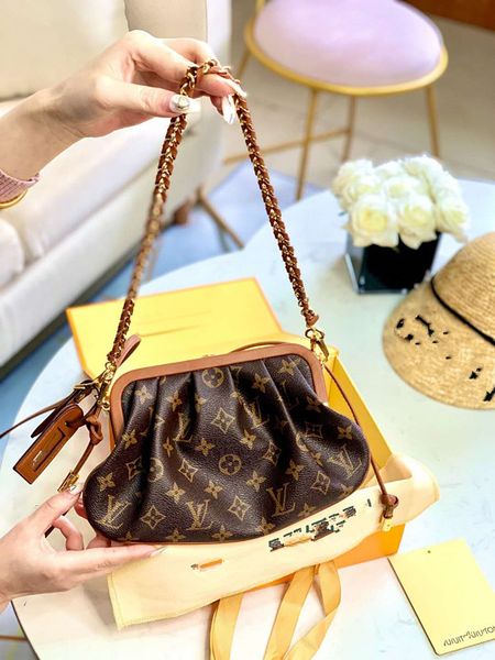 the new 2020 ms soft skin chain making dumplings girls women bags oblique across hand package one shoulder bag designer handbags tote
the new 2020 ms soft skin chain making dumplings girls women bags oblique across hand package one shoulder bag designer handbags tote