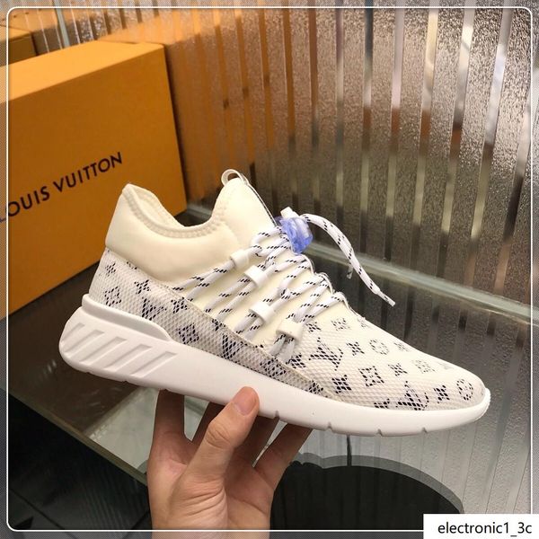 2019sl spring and autumn men s casual sports shoes high-belt travel sneakers, with micro-standard, with the original box fast delivery
2019sl spring and autumn men s casual sports shoes high-belt travel sneakers, with micro-standard, with the original box fast delivery