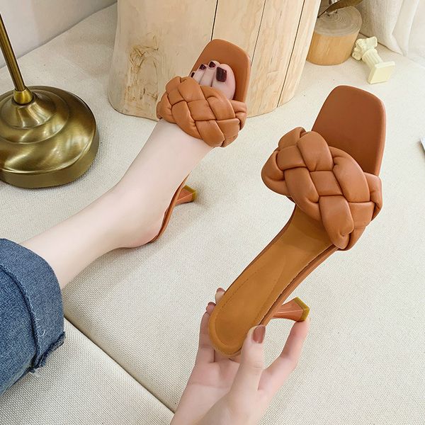 women summer beaded slippers pu leather ladies vintage flip flop flat with slide shoes high heels slippers, Black
women summer beaded slippers pu leather ladies vintage flip flop flat with slide shoes high heels slippers, Black