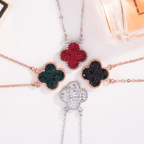 s925 sterling silver double-sided four-leaf black and white grass necklace with zircon diamond two kinds of wearing red and green pendant
s925 sterling silver double-sided four-leaf black and white grass necklace with zircon diamond two kinds of wearing red and green pendant