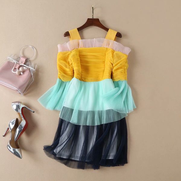 european and american women's dress 2019 spring new style the horn sleeve contrast color gauze fashionable temperament dress, Black;gray
european and american women's dress 2019 spring new style the horn sleeve contrast color gauze fashionable temperament dress, Black;gray