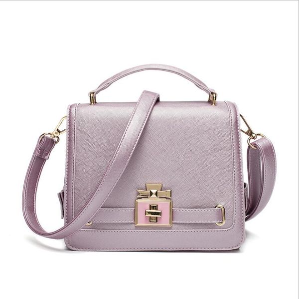 2019 brand hot fashion designer single-shoulder locking clasp bag for women Genuine leather handbags designer crossbody bag luggage gifts
2019 brand hot fashion designer single-shoulder locking clasp bag for women Genuine leather handbags designer crossbody bag luggage gifts