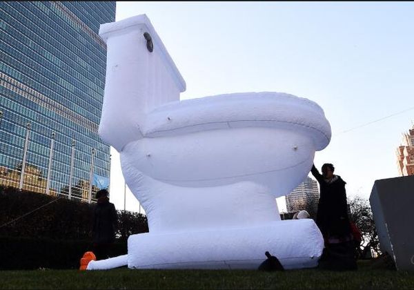 3m high portable gaint adevertising inflatable toilet model with blower and led strip for night decoration inflatables supplier
3m high portable gaint adevertising inflatable toilet model with blower and led strip for night decoration inflatables supplier