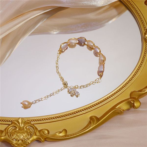 korean pink purple natural freshwater pearl bracelet woman exquisite fashion retro zircon bee gold chain, Black
korean pink purple natural freshwater pearl bracelet woman exquisite fashion retro zircon bee gold chain, Black