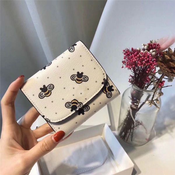 designer wallet bee stars short wallets good quality fashion fresh cfy2002224*5, Red;black
designer wallet bee stars short wallets good quality fashion fresh cfy2002224*5, Red;black