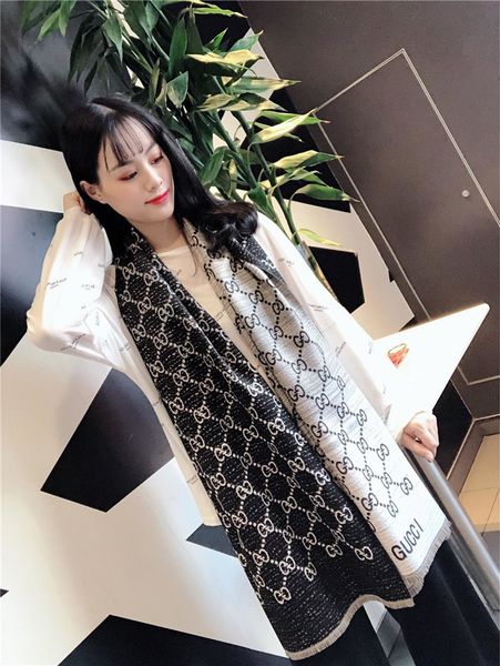 luxury winter scarf for women's brand, designer of the brand wool and cotton brand men's scarf fashion women's color alphabet, Blue;gray
luxury winter scarf for women's brand, designer of the brand wool and cotton brand men's scarf fashion women's color alphabet, Blue;gray